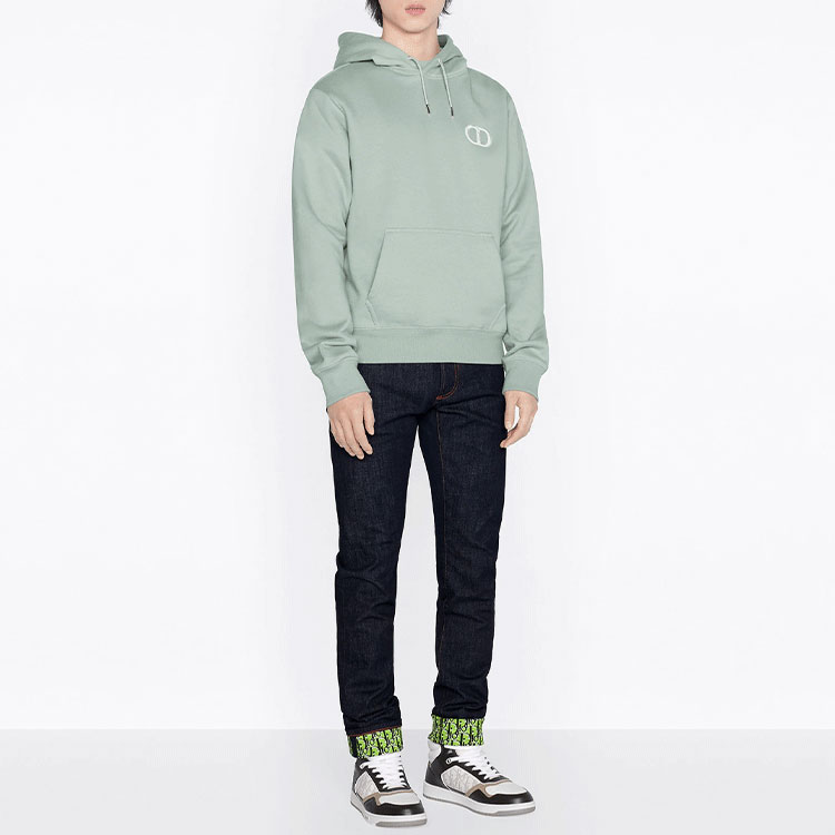 Details for DIOR SS22 Sweater Hijau Logo Bordir. 113J698A0531-C670