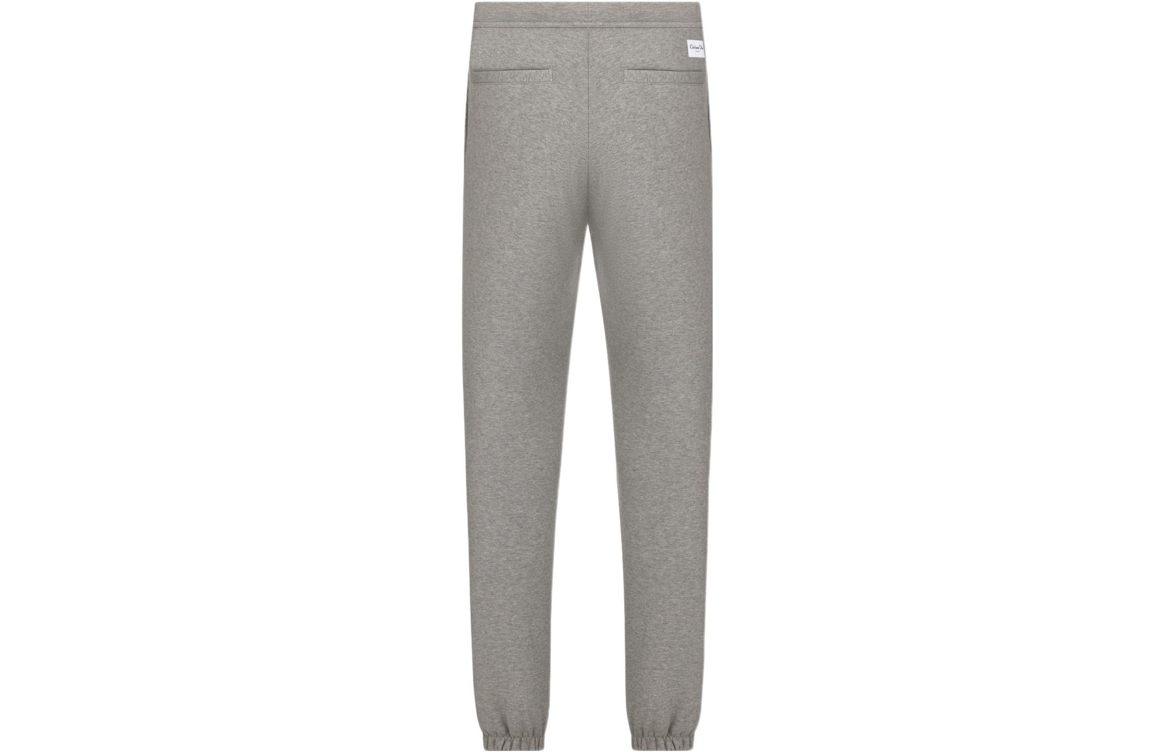 Lookbook DIOR SS22 灰色针织抽绳运动裤。 243J130A0802-C830