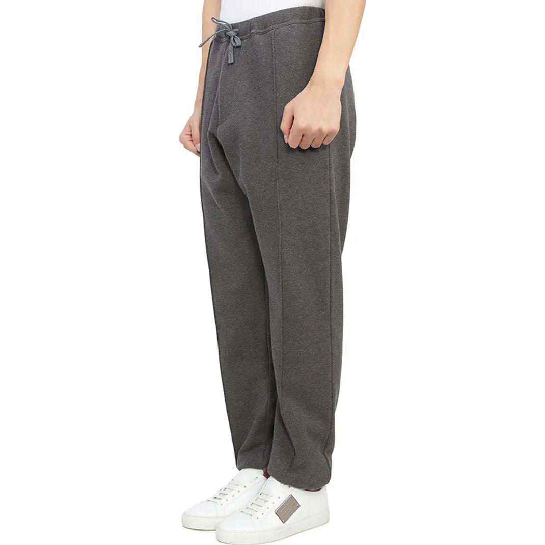 Shop Celana Jogger Rajut Abu-Abu DIOR SS22 dengan Tali Serut. 243J130A0802C840