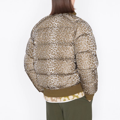 DIOR SS22 레오파드 프린트 지퍼 퍼퍼 자켓 베이지 긴팔. 213C411A5492-C188 Details for DIOR SS22 레오파드 프린트 지퍼 퍼퍼 자켓 베이지 긴팔. 213C411A5492-C188