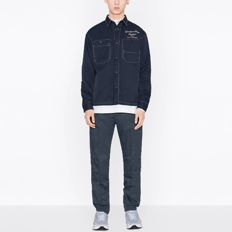 Shop DIOR SS22 Kemeja Lengan Panjang Biru dengan Desain Logo Bordir. 213C512A5456-C580