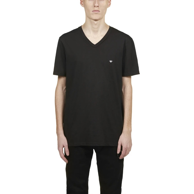 Lookbook DIOR 男士 SS22 刺繡蜜蜂標誌V領黑色短袖T恤 733J604B0446-C980