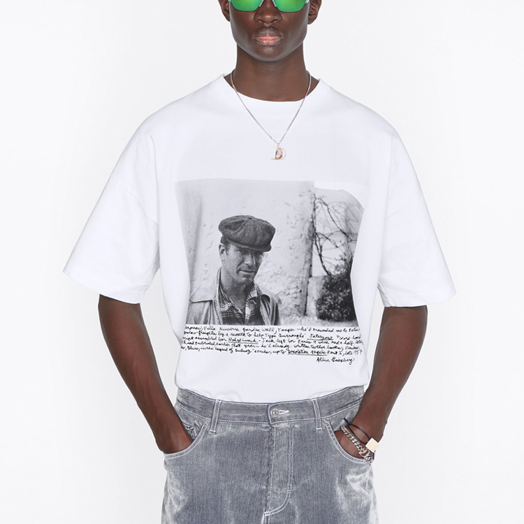 Shop DIOR SS22人像字母印花白色短袖T恤 293J673A0554-C089