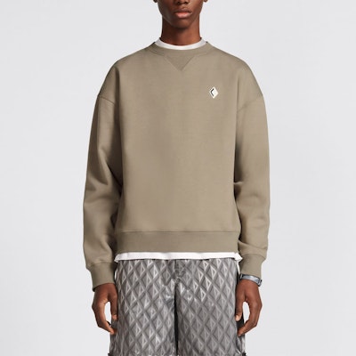 DIOR SS23 Crewneck Pullover Sweatshirt Beige dengan Logo Bordir. 393J674A0531-C188 Shop DIOR SS23 Crewneck Pullover Sweatshirt Beige dengan Logo Bordir. 393J674A0531-C188