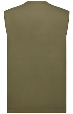 DIOR SS23 橄榄色无袖修身针织毛衣。 383J641A0817-C640 Lookbook DIOR SS23 橄榄色无袖修身针织毛衣。 383J641A0817-C640