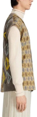 DIOR SS23 Ribbed Argyle Sleeveless V-Neck Sweater Brown Tan 393M647AT695-C181 Details for DIOR SS23 Ribbed Argyle Sleeveless V-Neck Sweater Brown Tan 393M647AT695-C181