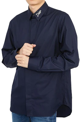 Camisa de Manga Larga DIOR SS23 Azul Oscuro con Logo y Color Sólido. 293C522A1581-588 Lookbook Camisa de Manga Larga DIOR SS23 Azul Oscuro con Logo y Color Sólido. 293C522A1581-588