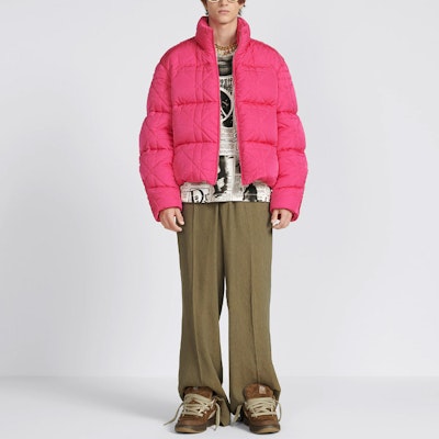 DIOR SS23 By Erl Jaket Puff Pink Kolar Tegak Zip. 313C418A5704-C383 Shop DIOR SS23 By Erl Jaket Puff Pink Kolar Tegak Zip. 313C418A5704-C383