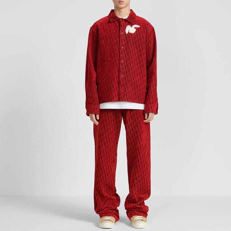 Shop DIOR 2023春节男士红色高腰刺绣直筒牛仔裤。 313D006B314X-C380