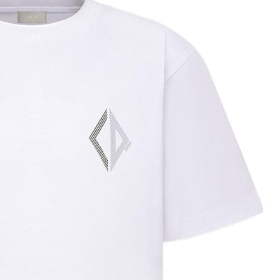 Camiseta Blanca DIOR SS23 Estampada de Manga Corta y Cuello Redondo. 313J696D0554-C088 Sizing Camiseta Blanca DIOR SS23 Estampada de Manga Corta y Cuello Redondo. 313J696D0554-C088