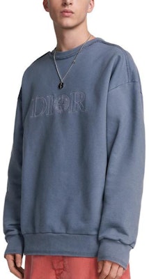 DIOR SS24 Blue Letter Print Crewneck Loose-Fit Sweatshirt. 493J640A0531-C888 Shop DIOR SS24 Blue Letter Print Crewneck Loose-Fit Sweatshirt. 493J640A0531-C888