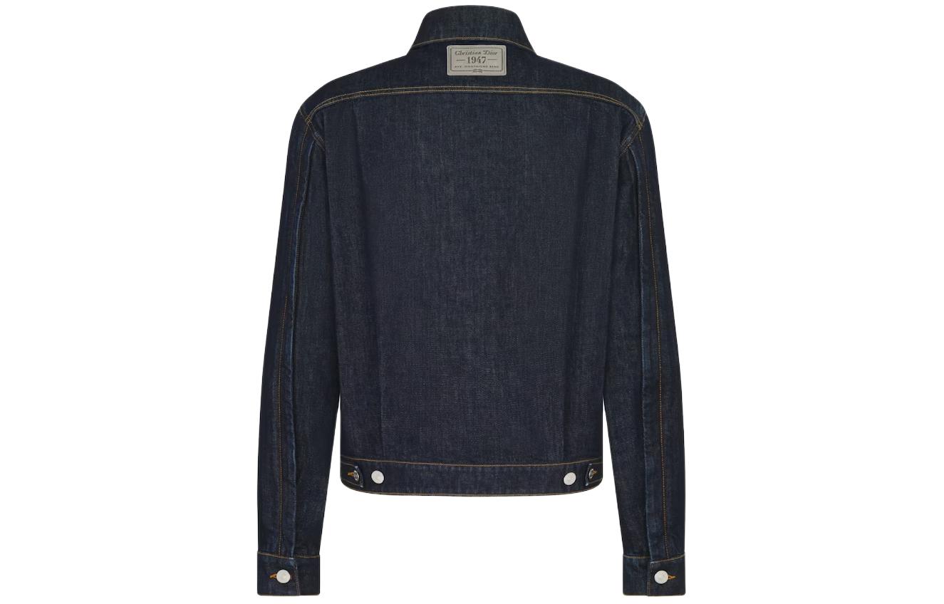 Lookbook DIOR SS24 Jaket Denim Biru Navy dengan Butiran Zip dan Butang. 413D484A356X-C540