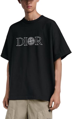 DIOR SS24 黑色宽松版印花标志T恤。 493J638B0554-C980 Shop DIOR SS24 黑色宽松版印花标志T恤。 493J638B0554-C980