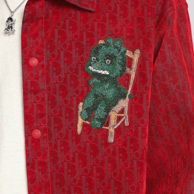 DIOR SS24 Baju Merah Lengan Panjang dengan Rekaan Patch Kartun 283D492D314X-C386 Sizing DIOR SS24 Baju Merah Lengan Panjang dengan Rekaan Patch Kartun 283D492D314X-C386