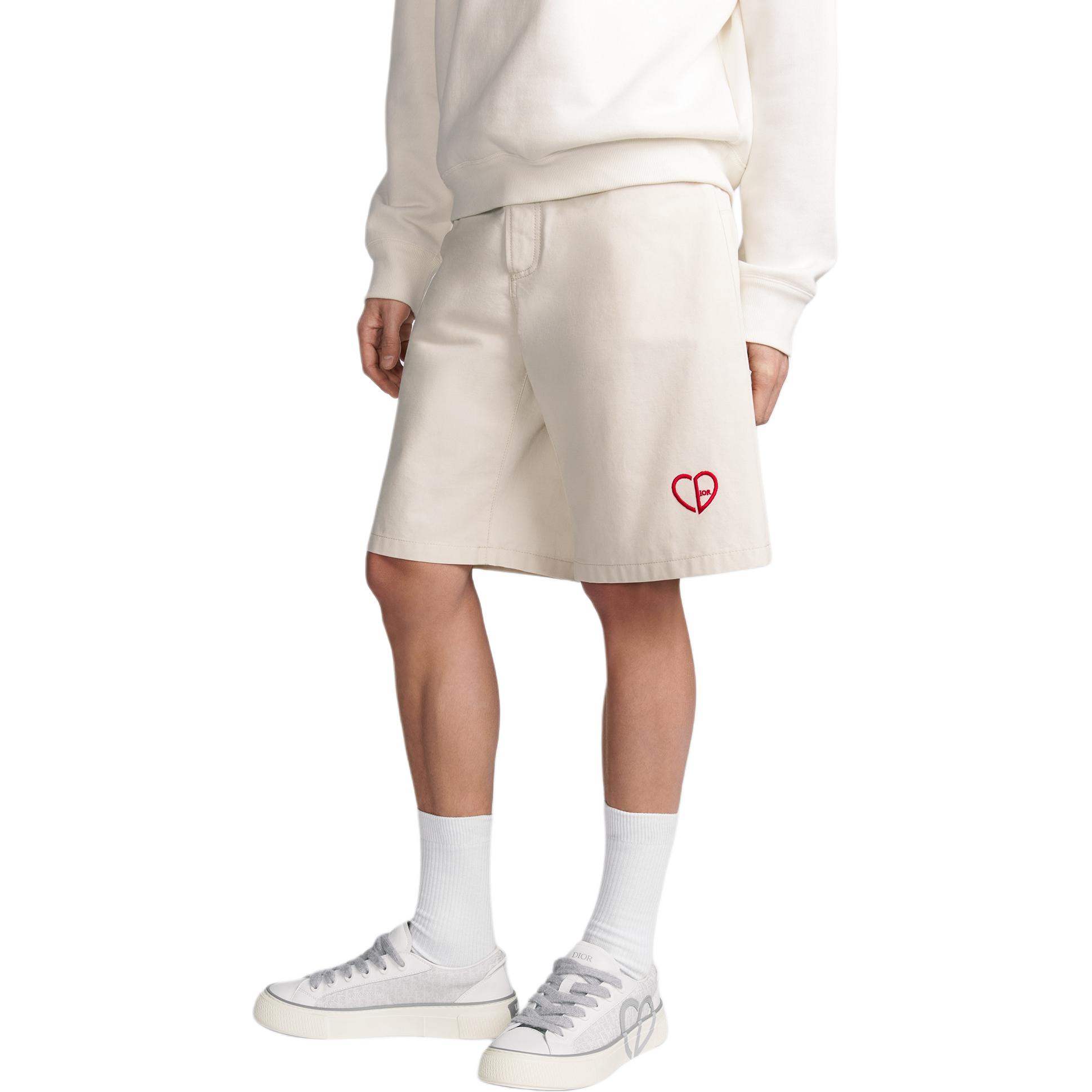 Purchase DIOR SS24 白色休閒短褲附實心標誌與愛心刺繡 313D008D384X-C083