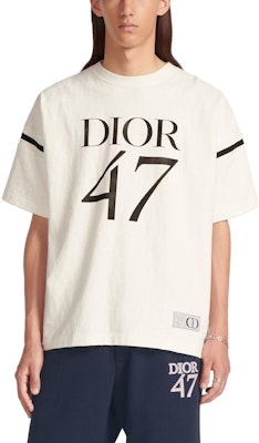 DIOR SS24 白色宽松字母印花短袖T恤. 413J640A0849-C089 Shop DIOR SS24 白色宽松字母印花短袖T恤. 413J640A0849-C089