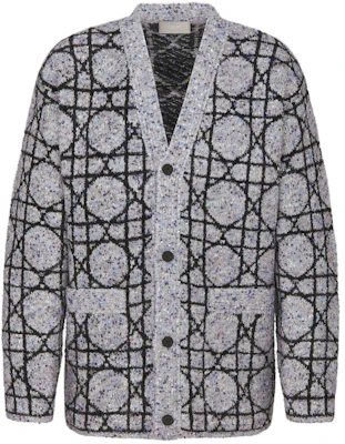DIOR SS24 Gris Cannage Cárdigan de Punto con Cuello en V y Manga Larga. 483M232AT804-C889 Buy DIOR SS24 Gris Cannage Cárdigan de Punto con Cuello en V y Manga Larga. 483M232AT804-C889