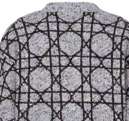 DIOR SS24 Gris Cannage Cárdigan de Punto con Cuello en V y Manga Larga. 483M232AT804-C889 Sizing DIOR SS24 Gris Cannage Cárdigan de Punto con Cuello en V y Manga Larga. 483M232AT804-C889