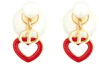 Lookbook Anting Dior Tribales Emas Resin Putih & Detail Perak Cet Gincu Merah E1638TRILQ-D309