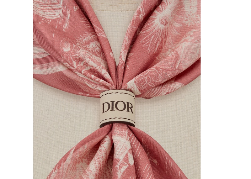 Lookbook 迪奥 x CACTUS JACK 粉白色头巾