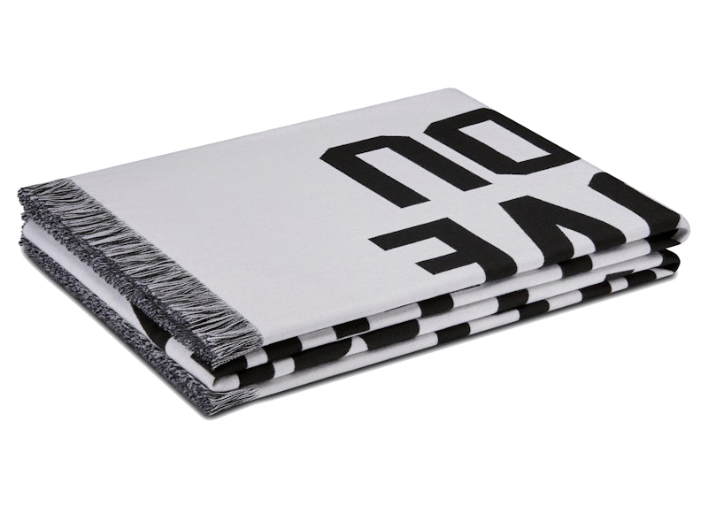 Lookbook Selimut Putih/Hitam Dior x Cactus Jack 28Z0006A0663_C980