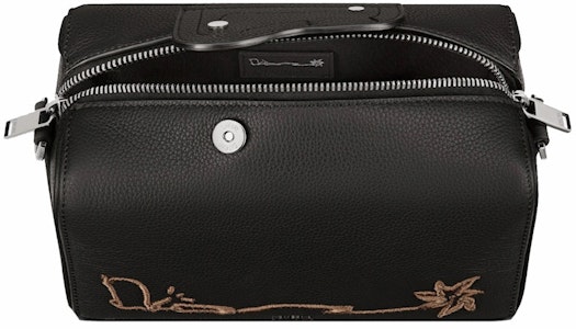 ディオール × CACTUS JACK リンゴット22 バッグ ブラック Lookbook ディオール × CACTUS JACK リンゴット22 バッグ ブラック