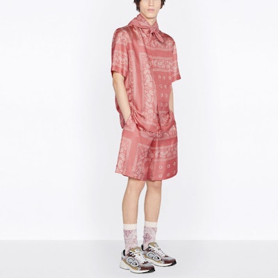 Dior x CACTUS JACK Short-Sleeved Shirt with Bandana Motif Pink Lookbook Dior x CACTUS JACK Short-Sleeved Shirt with Bandana Motif Pink