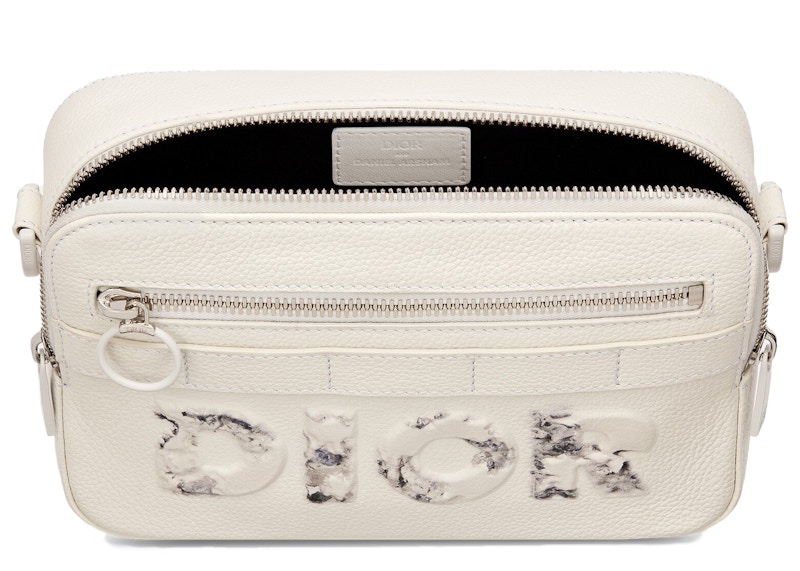 Lookbook Dior x Daniel Arsham Beg Messenger Safari Kulit Anak Lembu Putih