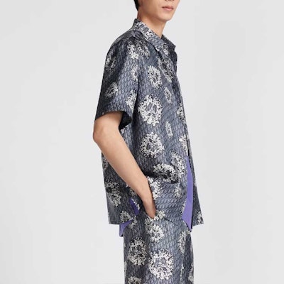 DIOR x Denim Tears FW23 Kemeja Lengan Pendek Logo Cetak Biru 193C545A5931-C585 Details for DIOR x Denim Tears FW23 Kemeja Lengan Pendek Logo Cetak Biru 193C545A5931-C585