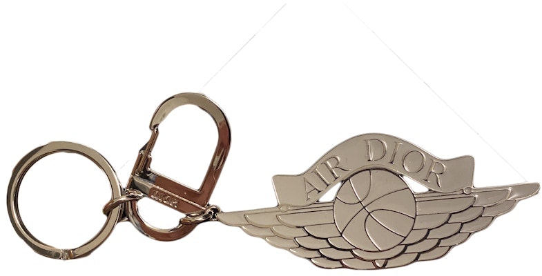 Dior x Jordan 銀色翅膀鑰匙圈 Buy Dior x Jordan 銀色翅膀鑰匙圈