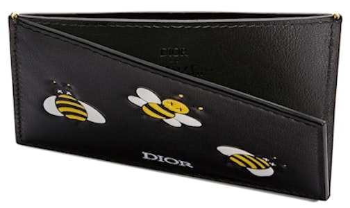 디올 x 카우스 카드지갑 (옐로우 비즈 블랙)
Lookbook 디올 x 카우스 카드지갑 (옐로우 비즈 블랙)