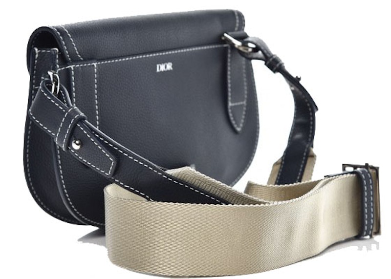 Order 迪奥 x Kaws 海军蓝马鞍包