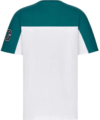 디올 x 케니 샤프 그린 컬러블록 니트 티. 193J646A0554-C680 Lookbook 디올 x 케니 샤프 그린 컬러블록 니트 티. 193J646A0554-C680