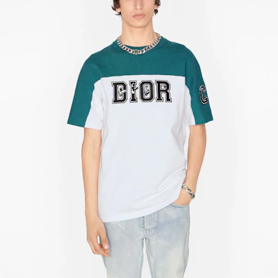 디올 x 케니 샤프 그린 컬러블록 니트 티. 193J646A0554-C680 Shop 디올 x 케니 샤프 그린 컬러블록 니트 티. 193J646A0554-C680