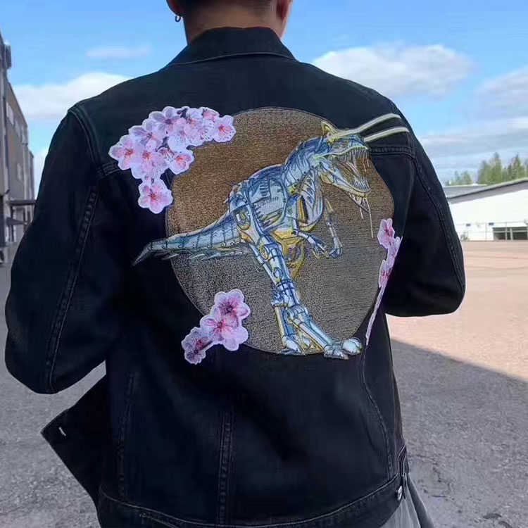 Shop Chaqueta vaquera negra Dior x Sorayama Dinosaurio Floral bordado para hombre. 933D482D087X-881