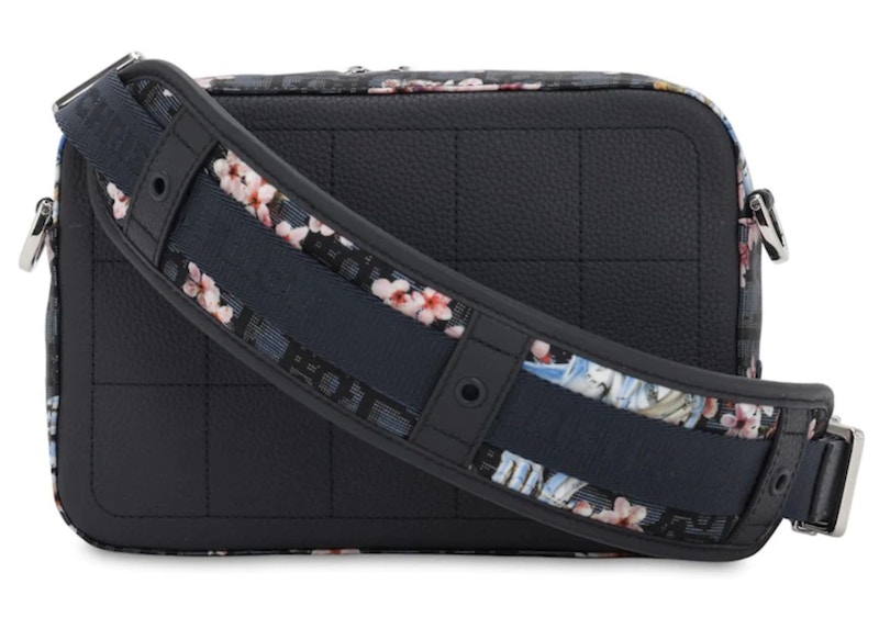 Order Dior x Sorayama Bandolera Oblique Safari de Nylon Azul