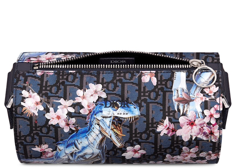 Lookbook Bolso Mensajero Dior x Sorayama Oblique Safari Nylon Azul