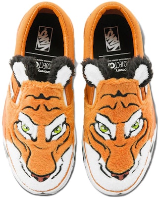 Discovery Channel x Vans Classic Slip-On 'Projek Kucing' VN0A5KRR9FA Lookbook Discovery Channel x Vans Classic Slip-On 'Projek Kucing' VN0A5KRR9FA