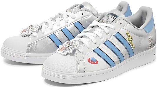 Disney x adidas Superstar 'Perjalanan Luar Angkasa - Perak' HQ2174 Lookbook Disney x adidas Superstar 'Perjalanan Luar Angkasa - Perak' HQ2174