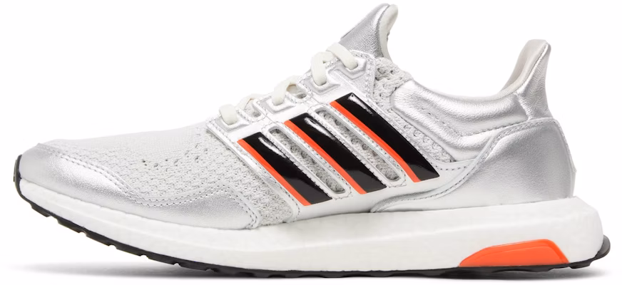 ディズニー×adidas ウルトラ ブースト 100周年記念 HQ6438 Lookbook ディズニー×adidas ウルトラ ブースト 100周年記念 HQ6438