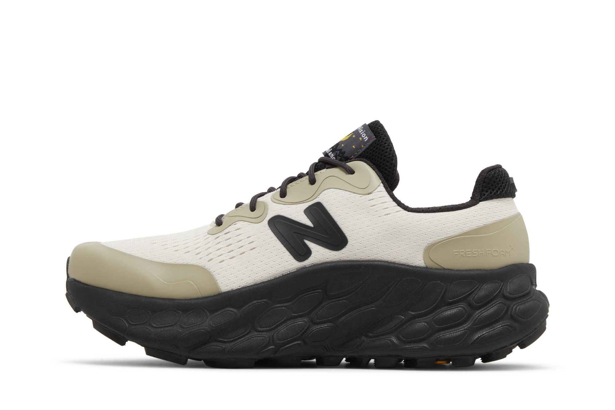 Lookbook District Vision x New Balance Fresh Foam X More Trail v3 '曙光流金' MTMORNDT