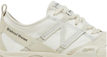 Order District Vision x New Balance MT10O ''Cloud Dancer'' in het Nederlands. MT10ODI