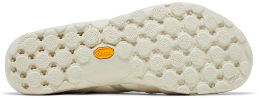Shop District Vision x New Balance MT10O ''Cloud Dancer'' in het Nederlands. MT10ODI