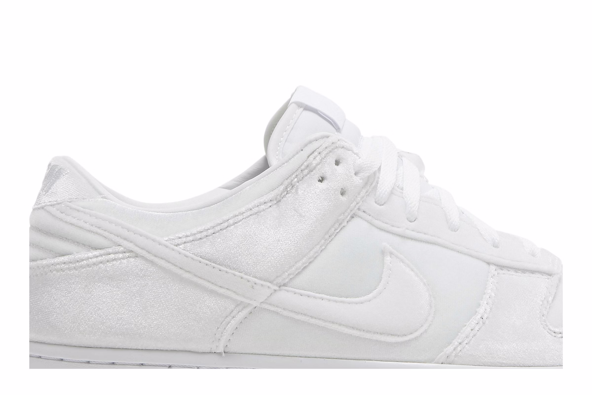 Dover Street Market x Nike Dunk Low 'Triple White' DH2686-100