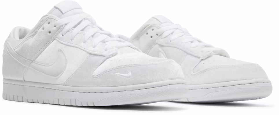Dover Street Market x Nike Dunk Low 'Blanco Triple' DH2686-100 Cheap Dover Street Market x Nike Dunk Low 'Blanco Triple' DH2686-100