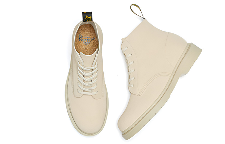 Lookbook Dr. Martens 101 单色绒面革沙色踝靴 27449268