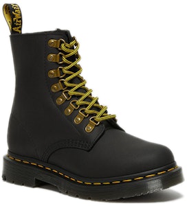 (W) Dr. Martens 1460 Pascal Wintergrip 8 Eye Boot 'Hitam' 27007001 Lookbook (W) Dr. Martens 1460 Pascal Wintergrip 8 Eye Boot 'Hitam' 27007001