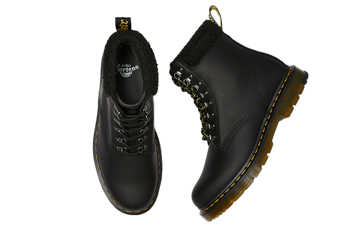 Lookbook Dr. Martens 1460 Collar Martin boots Couple Style Black 25990001