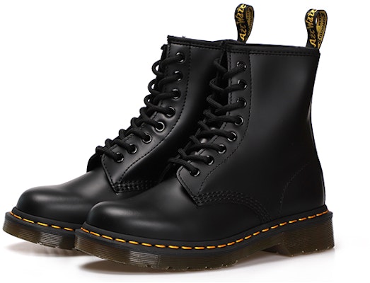 Dr. Martens 1460 Kulit Original 8 Lubang Sepatu Boot 'Hitam' 10072004(C-BOX) Lookbook Dr. Martens 1460 Kulit Original 8 Lubang Sepatu Boot 'Hitam' 10072004(C-BOX)