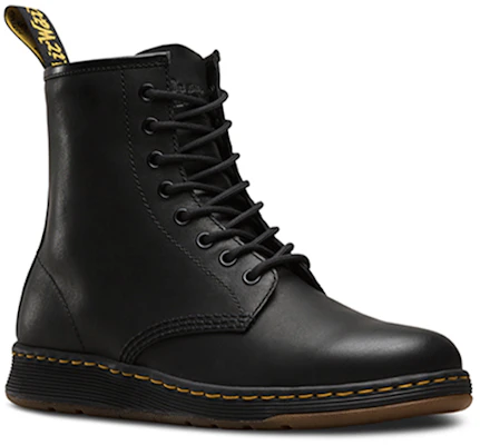 Dr. Martens 1460 Newtown Unisex Hitam 21856001 Lookbook Dr. Martens 1460 Newtown Unisex Hitam 21856001